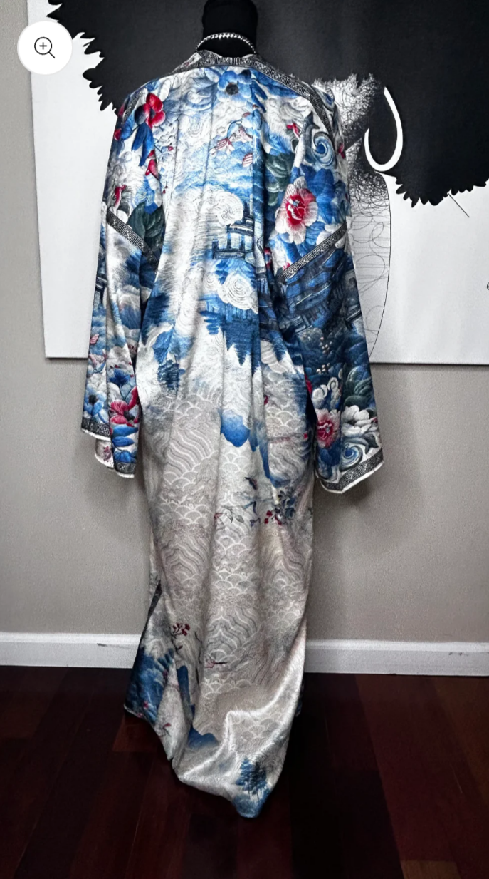 QUEEN LUXURY KIMONO DRESS