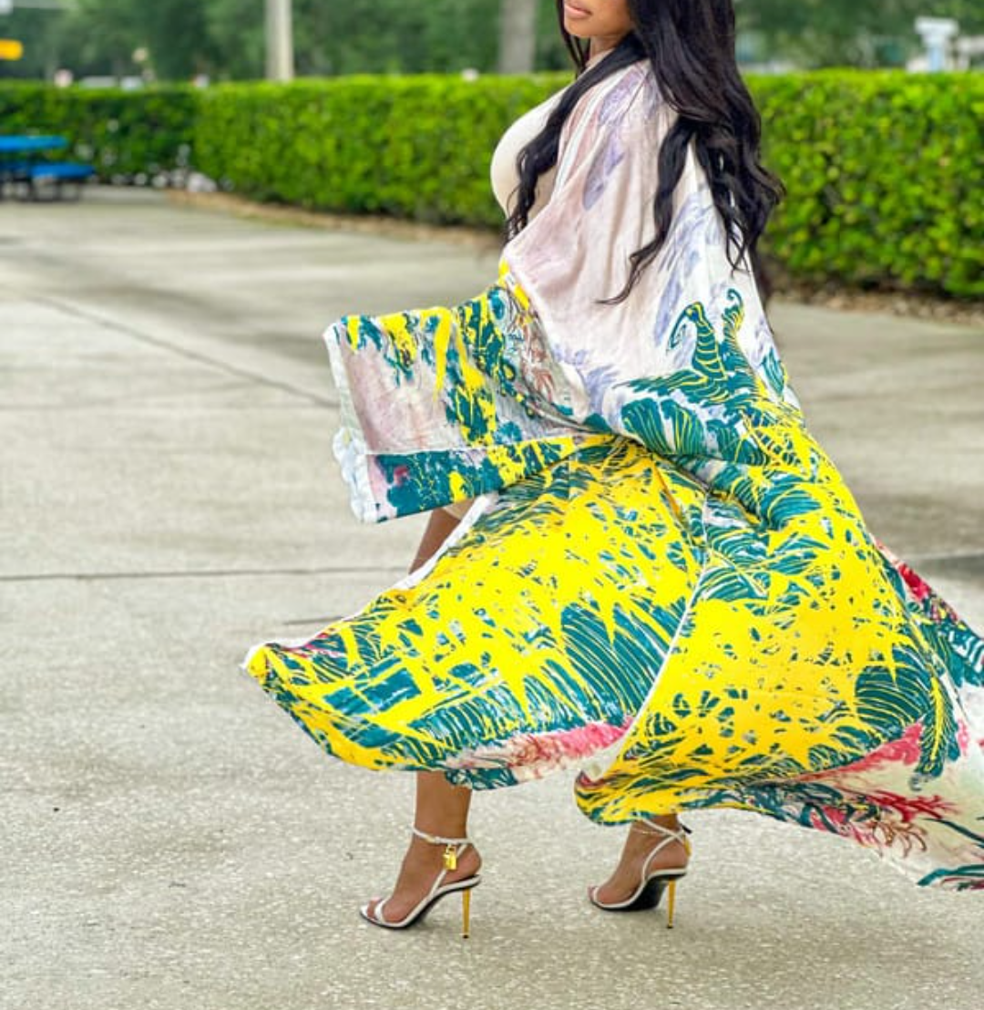 LUXURIOUS QUEEN KIMONO DRESS