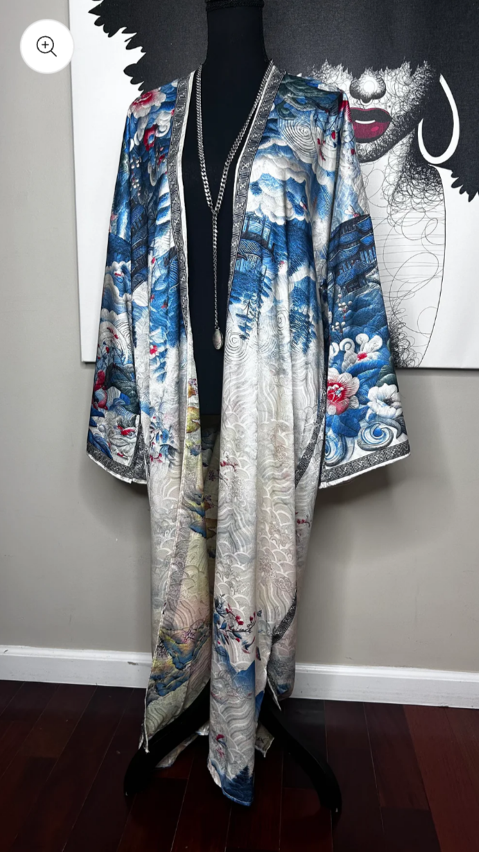 QUEEN LUXURY KIMONO DRESS